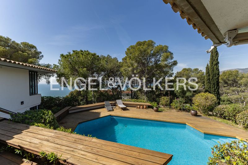 Foto 789d074c-11ea-4fba-89e2-9449e161e55e. Casa amb calefacció aparcament piscina a Bellamar Castelldefels
