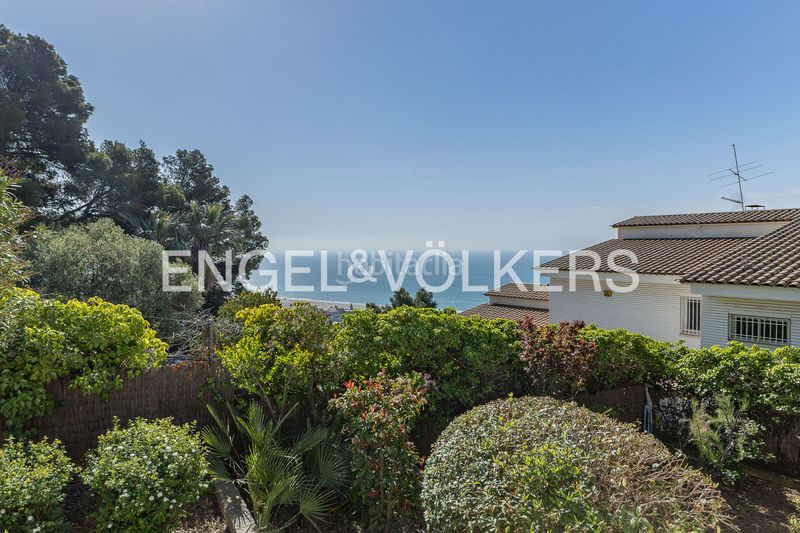 Foto 78bcaf52-8b3d-44a2-a109-7a450b88f046. Casa amb calefacció aparcament piscina a Bellamar Castelldefels