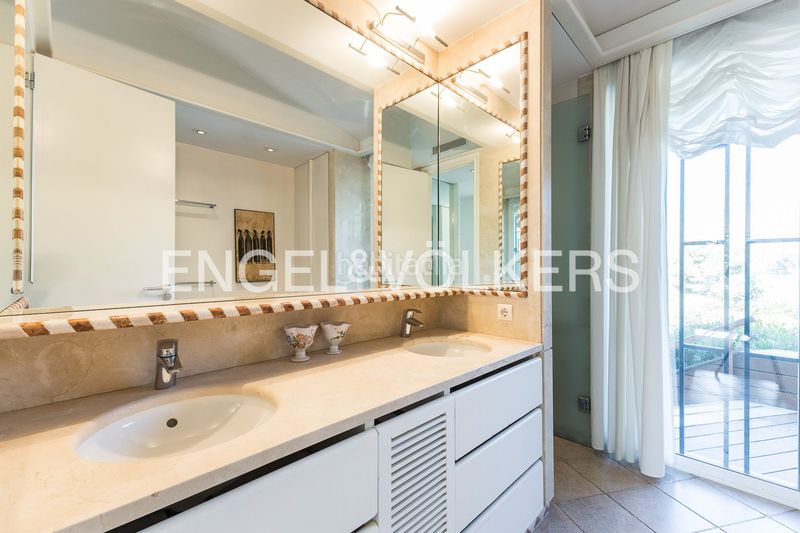 Foto daf149ef-c0f3-4f30-b509-b527515023eb. Casa amb calefacció aparcament piscina a Bellamar Castelldefels