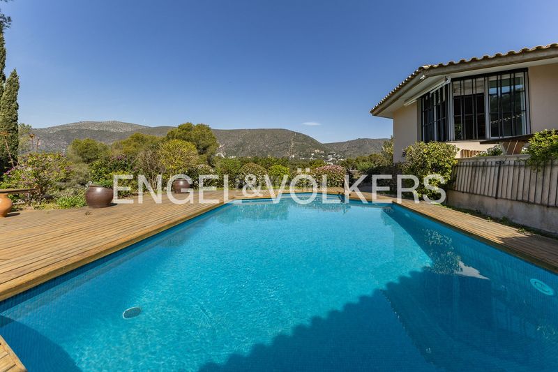 Foto f2616dc9-34ba-4750-b18c-7fcbd41d73d6. Casa amb calefacció aparcament piscina a Bellamar Castelldefels
