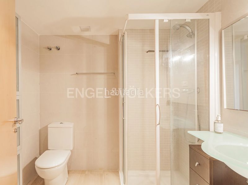 Foto 018f4851-3c8e-41b3-981d-bce01e0e6945. Casa adossada amb calefacció aparcament piscina a Sitges