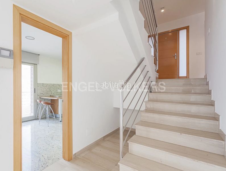 Foto 1c1d5c26-00bf-4225-89db-5cec6fe12aec. Casa adossada amb calefacció aparcament piscina a Sitges