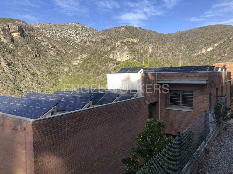 Foto 3c1fa511-5919-40e8-828b-487f76392928. Casa adossada amb calefacció aparcament piscina a Sitges