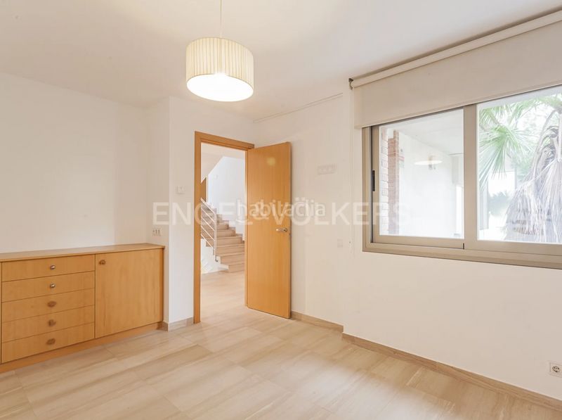 Foto f5106c2e-b37e-47ac-941b-3aec99f6a28e. Casa adossada amb calefacció aparcament piscina a Sitges