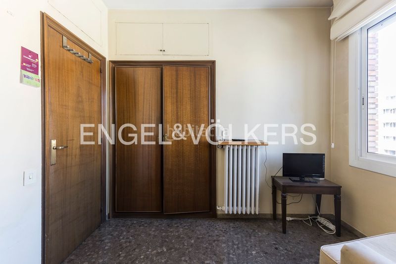 Foto 1a39a789-95d6-4546-b24e-73d8f3697b1e. Pis amb calefacció aparcament a Putget - Farró Barcelona