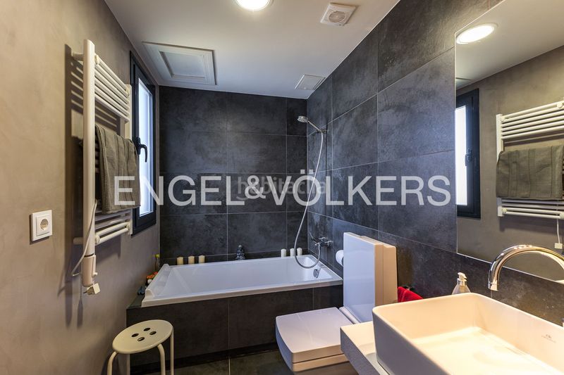 Foto 18da9d50-088d-438a-ad97-0333732c734d. Casa amb calefacció aparcament piscina a costa Cunit - els jardins - els rosers Cunit