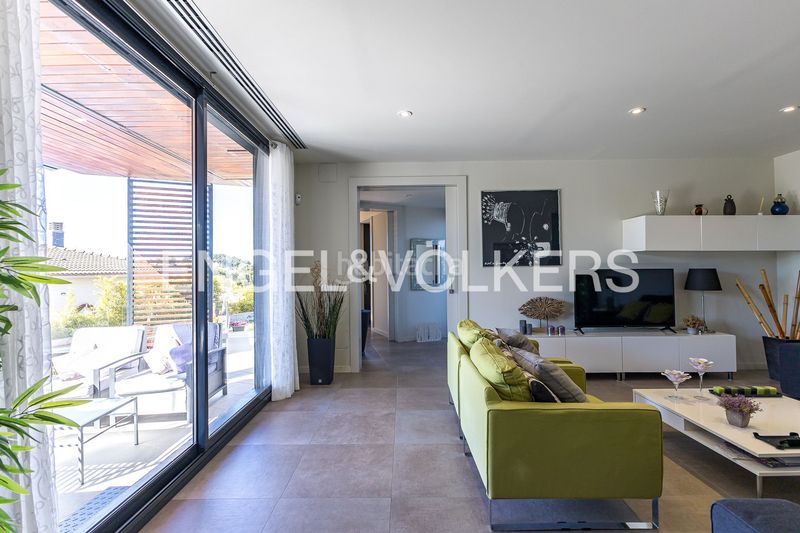 Foto 192d7ce1-f06f-4c63-9e73-944f2a5525f7. Casa amb calefacció aparcament piscina a costa Cunit - els jardins - els rosers Cunit