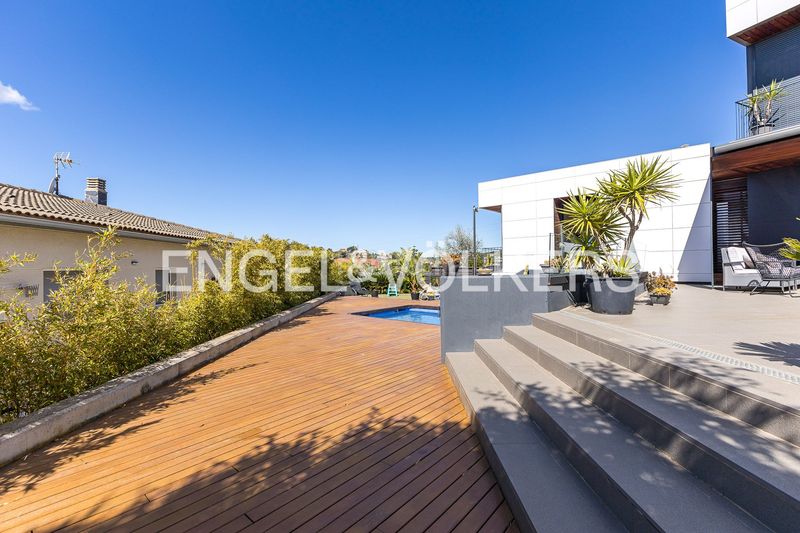 Foto 539993b0-f7d2-4e41-9538-d479fa4c1b60. Casa amb calefacció aparcament piscina a costa Cunit - els jardins - els rosers Cunit