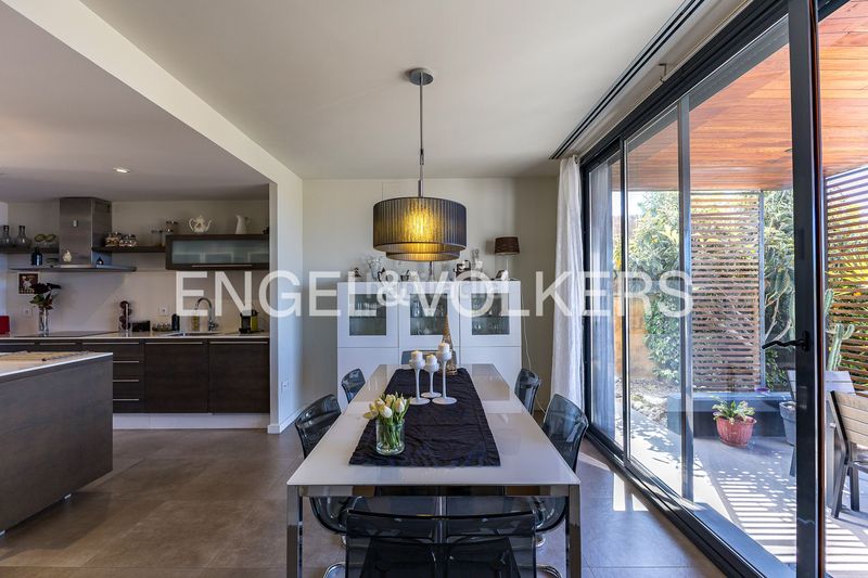 Foto 5ab23e99-0d73-4708-9515-ce598aa2455b. Casa amb calefacció aparcament piscina a costa Cunit - els jardins - els rosers Cunit