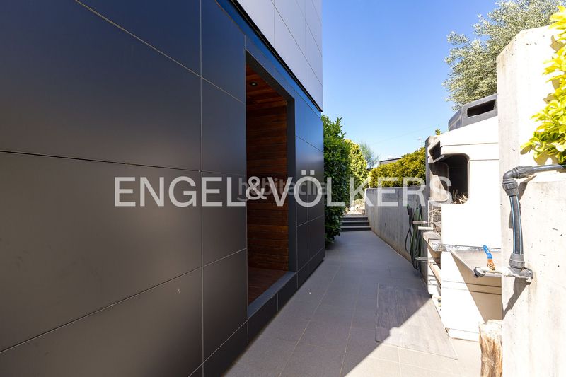 Foto 7b07f7bf-5edf-4a43-9aee-b0dc732a1aac. Casa amb calefacció aparcament piscina a costa Cunit - els jardins - els rosers Cunit