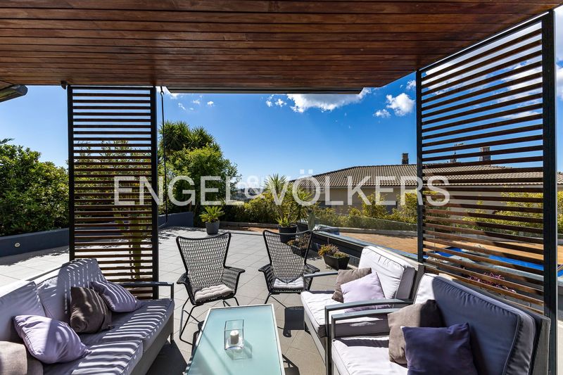 Foto 835d0fed-58cd-4f42-8285-ca50565b298e. Casa amb calefacció aparcament piscina a costa Cunit - els jardins - els rosers Cunit