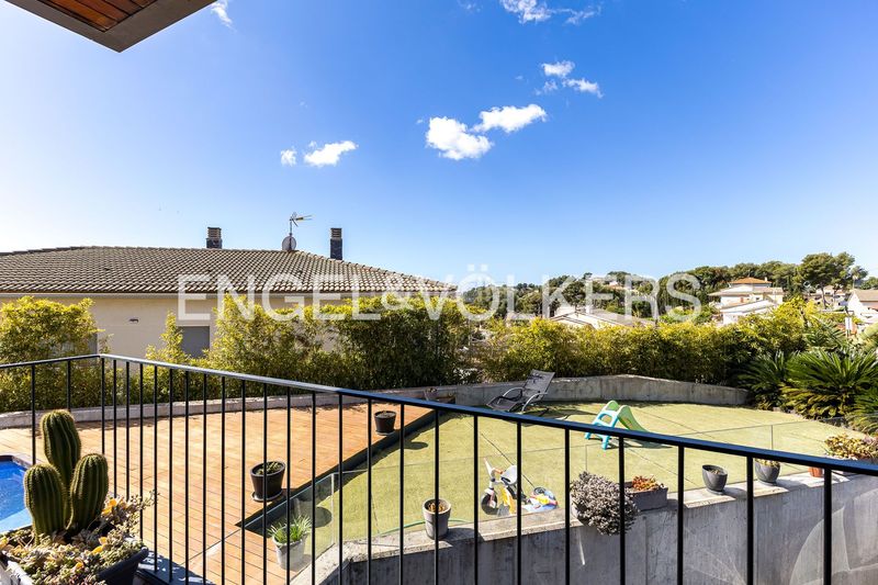 Foto 84f6c862-7a06-4415-a168-878b3a8e72d7. Casa amb calefacció aparcament piscina a costa Cunit - els jardins - els rosers Cunit