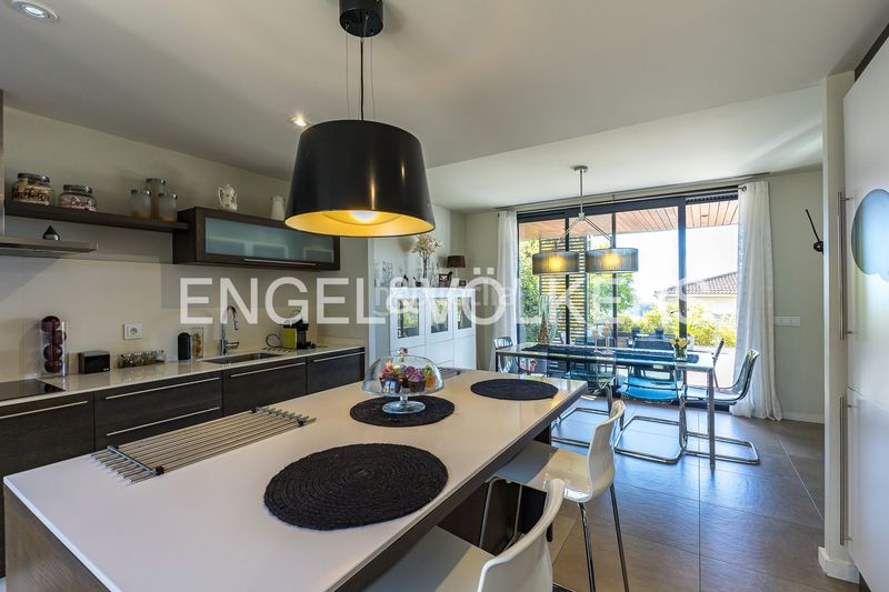 Foto a6dea8c0-12a4-48a9-ae68-94ddf811cd5f. Casa amb calefacció aparcament piscina a costa Cunit - els jardins - els rosers Cunit