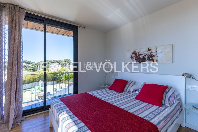 Foto aa8c1bd5-9497-4705-85a0-17895c9eb0ea. Casa amb calefacció aparcament piscina a costa Cunit - els jardins - els rosers Cunit