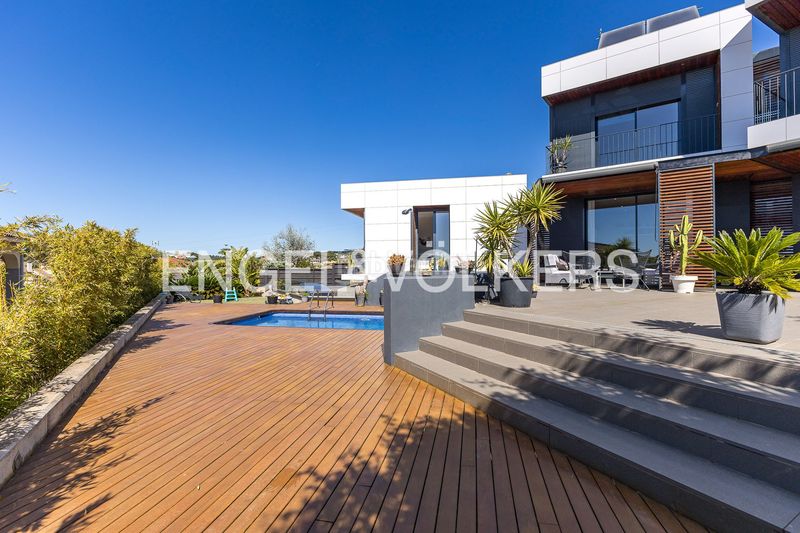 Foto bb20eff0-c3d7-4355-b9e8-da16dac28f10. Casa amb calefacció aparcament piscina a costa Cunit - els jardins - els rosers Cunit