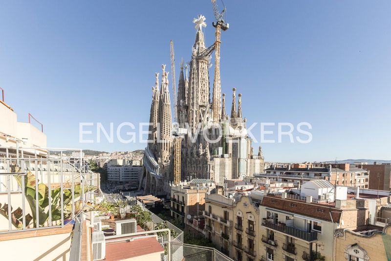 Foto c4de0dec-c459-4a17-b2fb-ea867e91cc91. Àtic amb calefacció a Sagrada Família Barcelona
