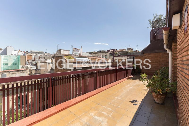Foto 94777d2a-3778-4108-a9f0-e62d8257f8d6. Àtic amb calefacció aparcament a Sant Gervasi - Galvany Barcelona