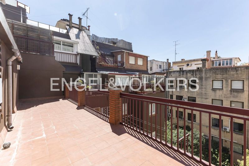 Foto 9933ab01-0996-4218-b970-0f697afbb199. Àtic amb calefacció aparcament a Sant Gervasi - Galvany Barcelona