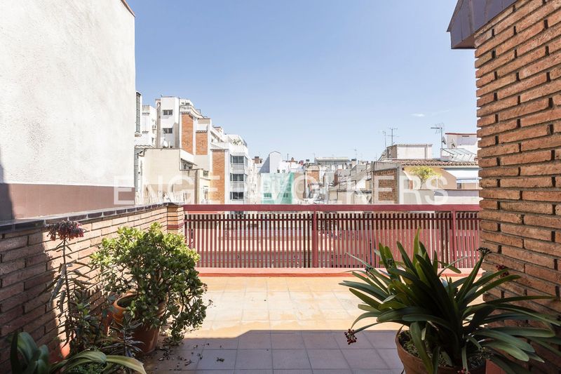 Foto f0ce7588-30dd-4451-aad9-b08256897e91. Àtic amb calefacció aparcament a Sant Gervasi - Galvany Barcelona