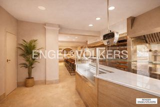 Piso en Zona Alta. Bajo con gran potencial en premià de mar