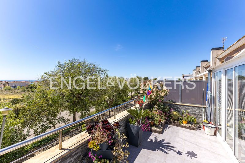 Foto 33660561-e2f6-4746-8f26-b2b0d9c67f3a. Casa amb calefacció aparcament a Bonavista Vendrell (El)