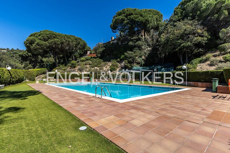 Foto 31216780-83fd-4a9b-8d22-c139c799e606. Casa amb calefacció piscina a Urbanitzacions Mataró