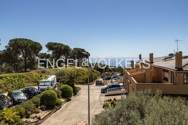 Foto 3662763f-a69b-4d9e-a709-bd67d90e42f2. Casa amb calefacció piscina a Urbanitzacions Mataró