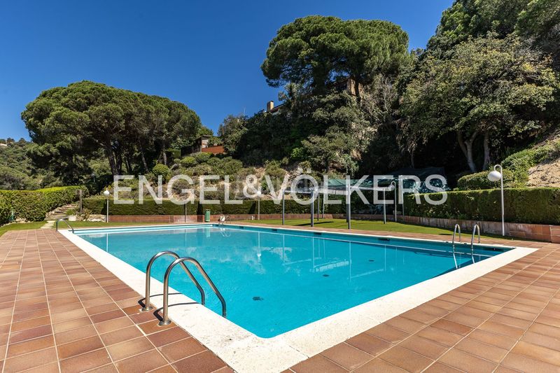 Foto 4a367dd1-eef0-4f96-b4bb-41543938676e. Casa amb calefacció piscina a Urbanitzacions Mataró