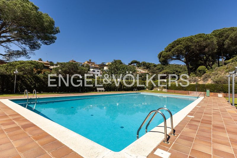 Foto 6d529252-befb-4943-ac41-6d9f0cc15d43. Casa amb calefacció piscina a Urbanitzacions Mataró