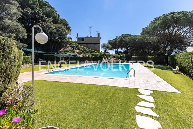 Foto 8cf5775a-e303-47b1-815f-f72f2289c726. Casa amb calefacció piscina a Urbanitzacions Mataró