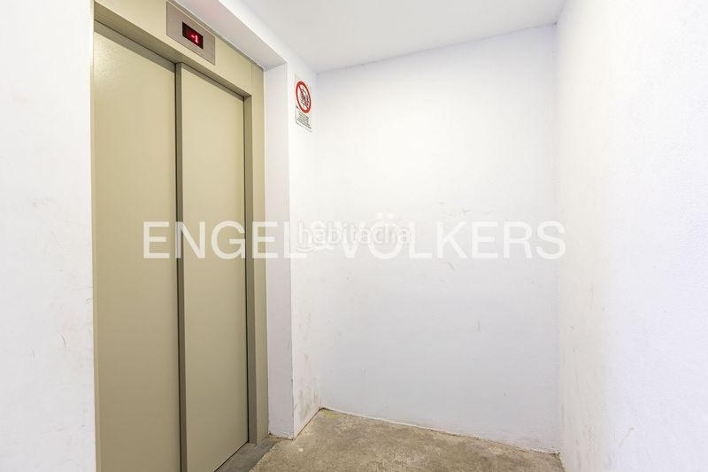 Foto 2b439206-e2b6-4b11-a4fd-4dd0a0e1fa3a. Pis amb calefacció aparcament piscina a Centre Castelldefels