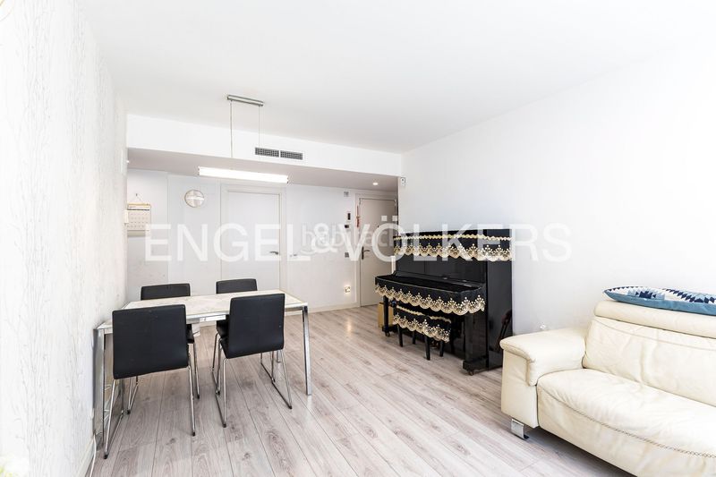 Foto 58b0fbce-59a4-422b-9dfc-91e459b1f64c. Pis amb calefacció aparcament piscina a Centre Castelldefels