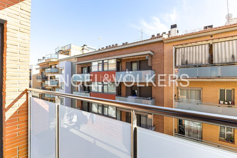 Foto 70af8c70-a9c5-4d2b-a86c-7e0f6fa8221a. Pis amb calefacció aparcament piscina a Centre Castelldefels