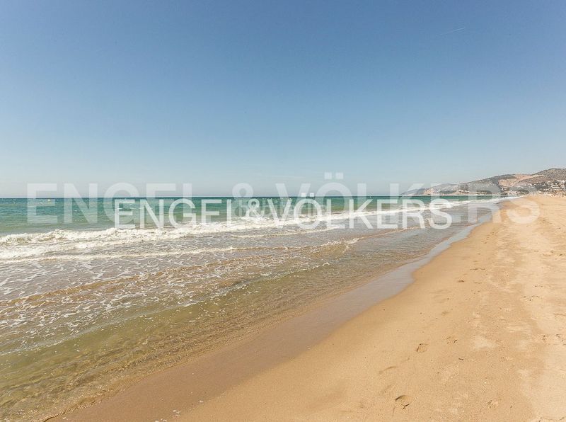 Foto aaf6db30-9a31-405d-a647-8f3f46d5f89c. Pis amb calefacció aparcament piscina a Centre Castelldefels