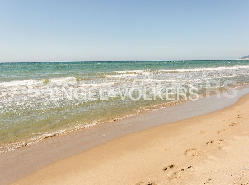 Foto e15b2155-6f1c-4c51-bc89-c72759af7348. Pis amb calefacció aparcament piscina a Centre Castelldefels