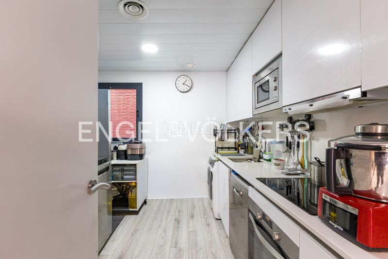 Foto e1a4f28d-e930-401a-9005-e0f4eba24c00. Pis amb calefacció aparcament piscina a Centre Castelldefels