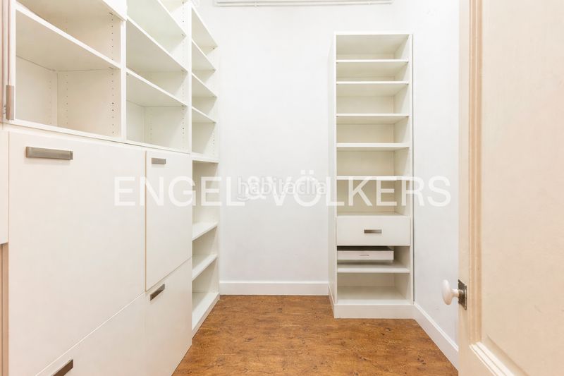 Piso vivienda con carácter en el corazón de la ciudad en Barcelona - Imagen 27
