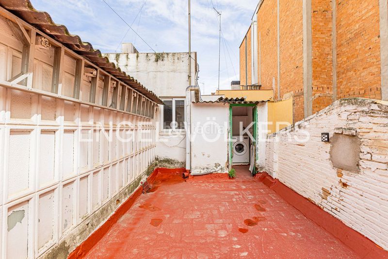 Foto 3b8ba98c-53f3-444f-b88a-e85a92b1fcb4. Casa adossada amb calefacció a Sant Andreu de Palomar Barcelona