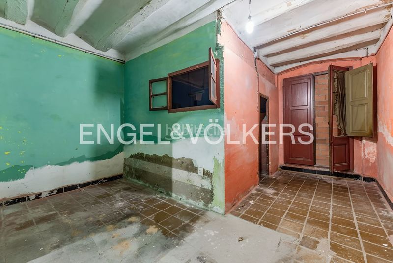 Foto 54135b28-4d3d-4691-9a6e-a1d19640ac92. Casa adossada amb calefacció a Sant Andreu de Palomar Barcelona