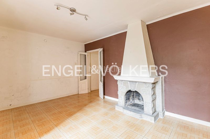 Foto 724c3beb-ccf7-41c3-912d-3580223908bb. Casa adossada amb calefacció a Sant Andreu de Palomar Barcelona