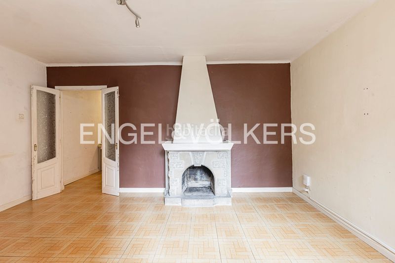 Foto 92159351-3986-41a0-b098-f4fbe57dacab. Casa adossada amb calefacció a Sant Andreu de Palomar Barcelona