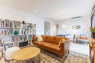 Pis a Granvia LH. Ático luminoso y contemporáneo  3 habitaciones, terraza y párkin