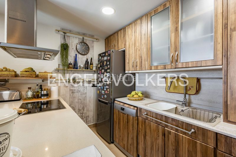 Foto 3b25b60d-f5ec-49e7-8973-ce23bbc0241b. Casa amb calefacció aparcament piscina a Torrent Ballester Viladecans