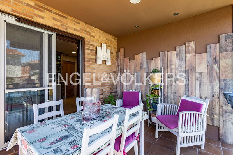 Foto 57b12c2b-fdbf-47af-a581-9c6c2b19c9a9. Casa amb calefacció aparcament piscina a Torrent Ballester Viladecans