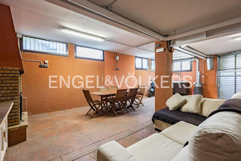 Foto 7ddd8762-4648-42a0-bdef-69c4390f0ff4. Casa amb calefacció aparcament piscina a Torrent Ballester Viladecans