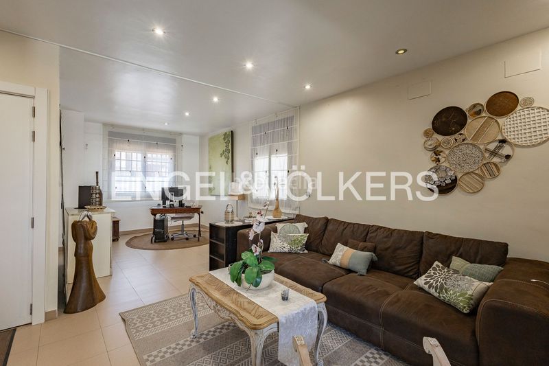 Foto c9529d2d-4362-411c-9515-d9576c5407c3. Casa amb calefacció aparcament piscina a Torrent Ballester Viladecans