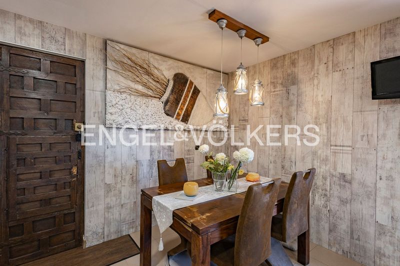 Foto e0f61d95-0e37-43f6-b6d2-432feb8613a9. Casa amb calefacció aparcament piscina a Torrent Ballester Viladecans