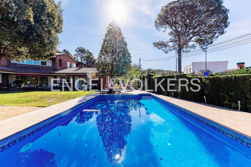 Foto a962ee4e-aba7-49a9-a6cd-16ea9ac12cc1. Casa amb calefacció aparcament piscina a Begues