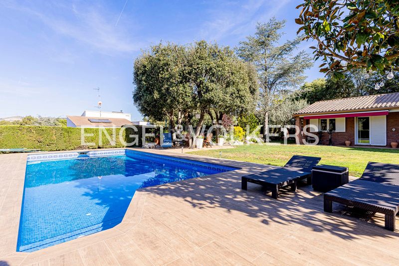 Foto cccc86fa-7bf9-40b5-a5f8-8779d501fa33. Casa amb calefacció aparcament piscina a Begues