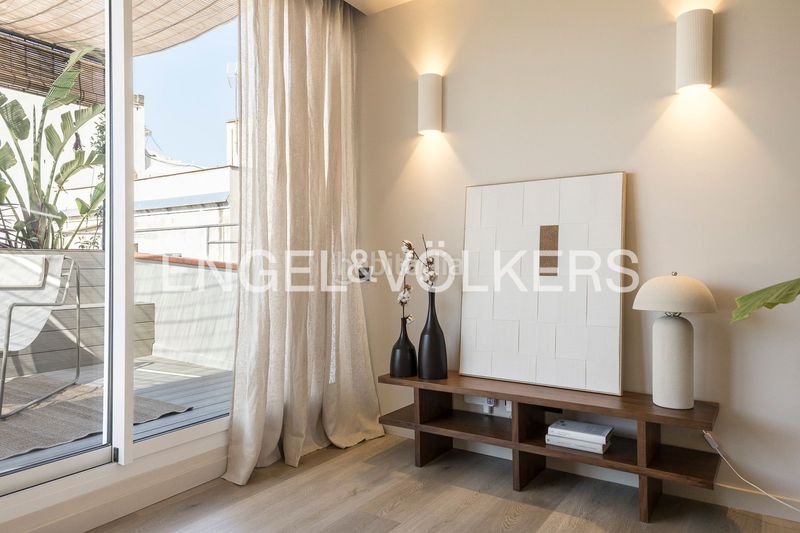 Foto 43a52ef7-5781-41ee-9919-b06481ae1c02. Àtic amb calefacció a Vila de Gràcia Barcelona